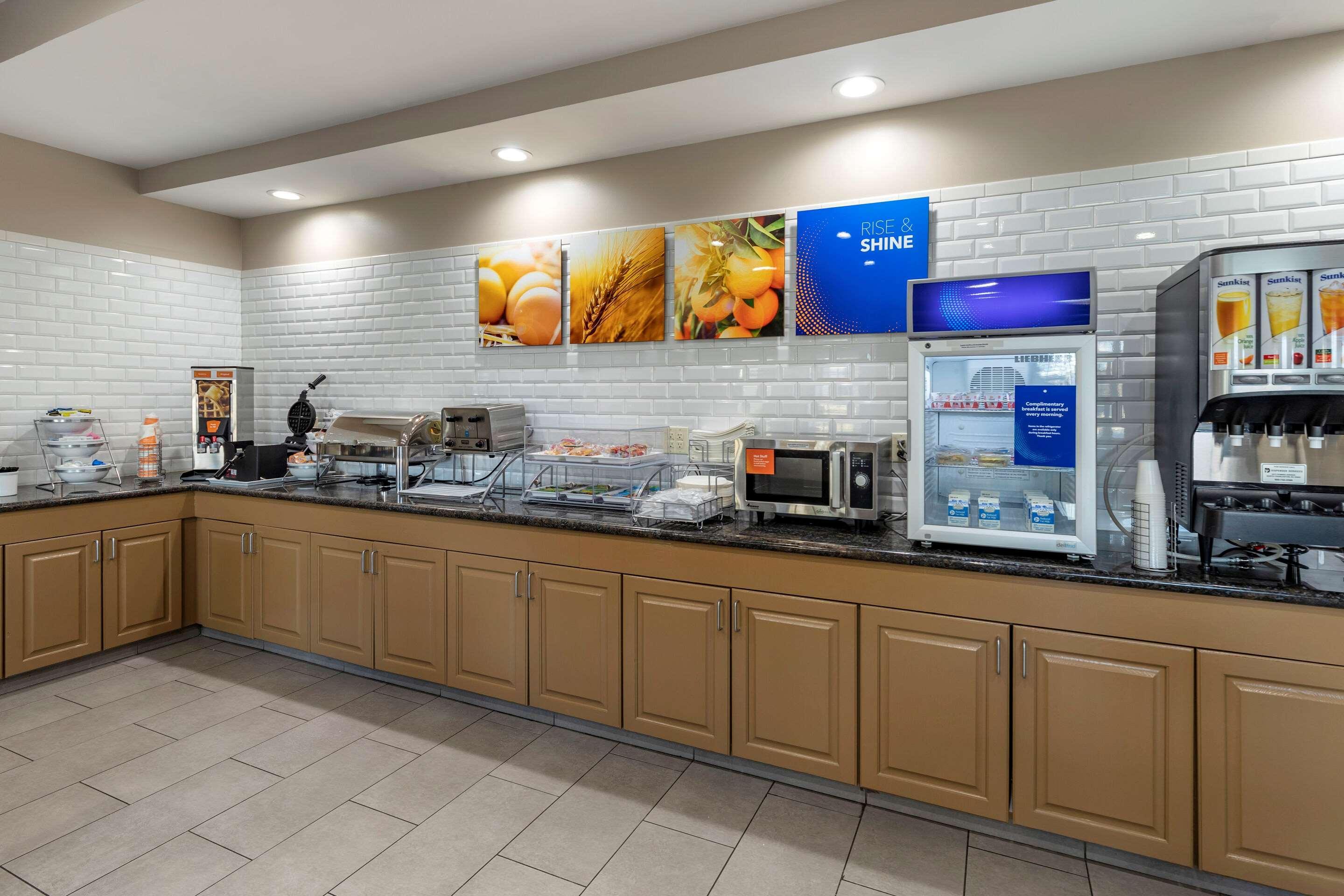 Comfort Inn & Suites High Point - アーチデール エクステリア 写真