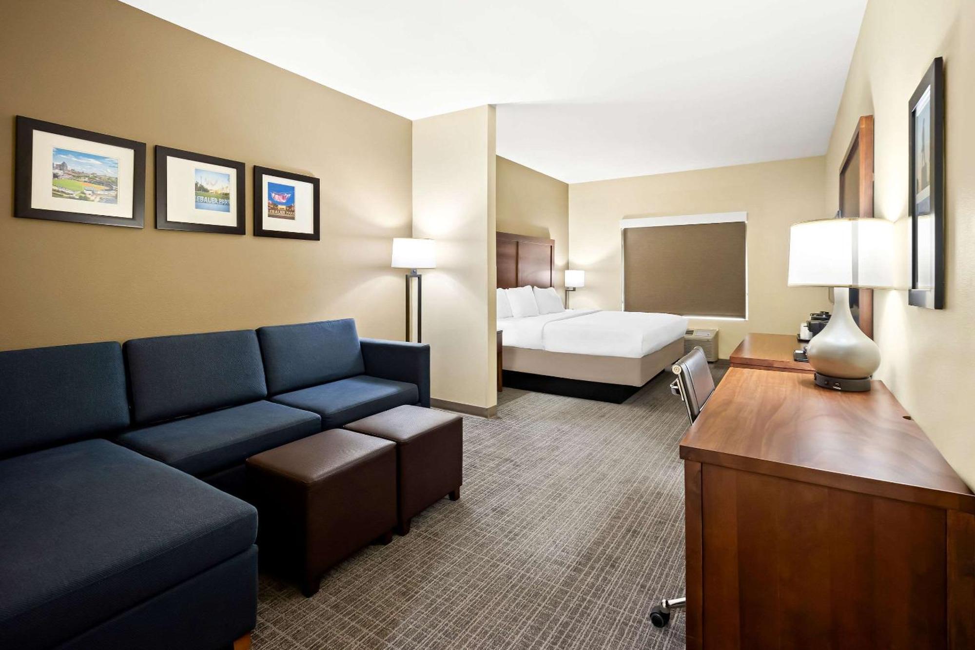 Comfort Inn & Suites High Point - アーチデール エクステリア 写真